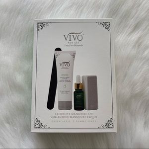 Vivo Per Lei Exquisite Manicure Set.